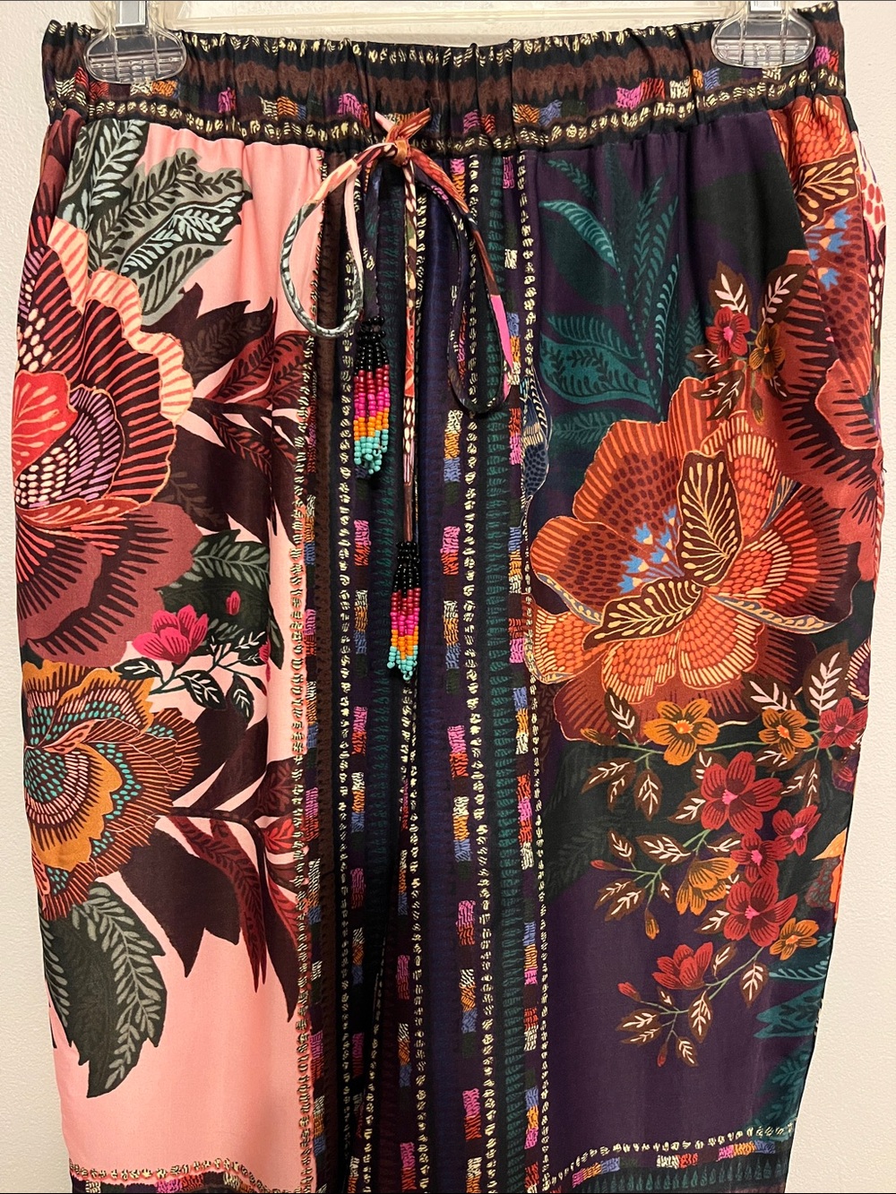 Floral Patchwork Ankle-Cropped Drawstring Pants - Multicolor - Picture 2 of 6